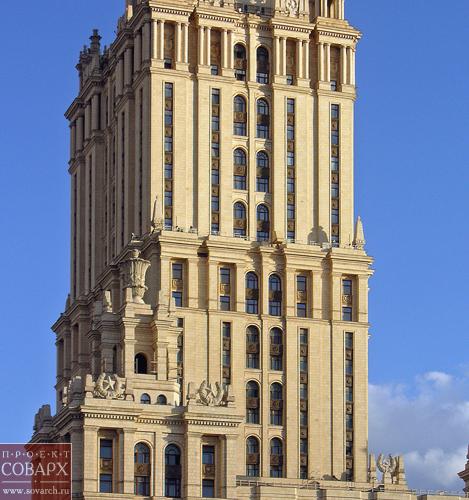 Фрагмент центральной части здания (2008 г., фото Дениса Ромодина)
