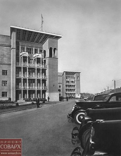 Общий вид здания (фото конца 1950-х гг.)
