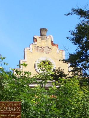 Аттик левого крыла жилого корпуса (2005 г., фото Дениса Ромодина)